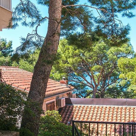 Apartments By The Sea Brela, Makarska - 16950 외부 사진