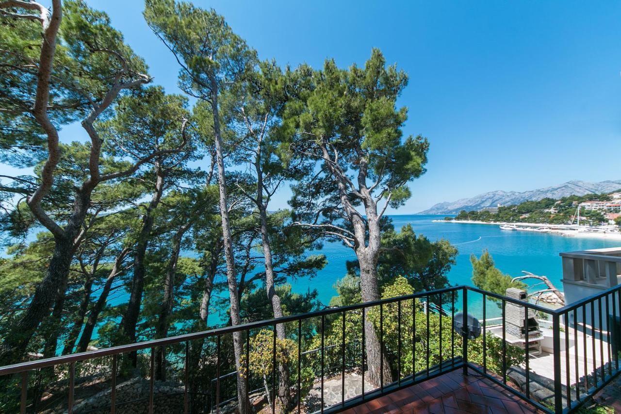 Apartments By The Sea Brela, Makarska - 16950 외부 사진