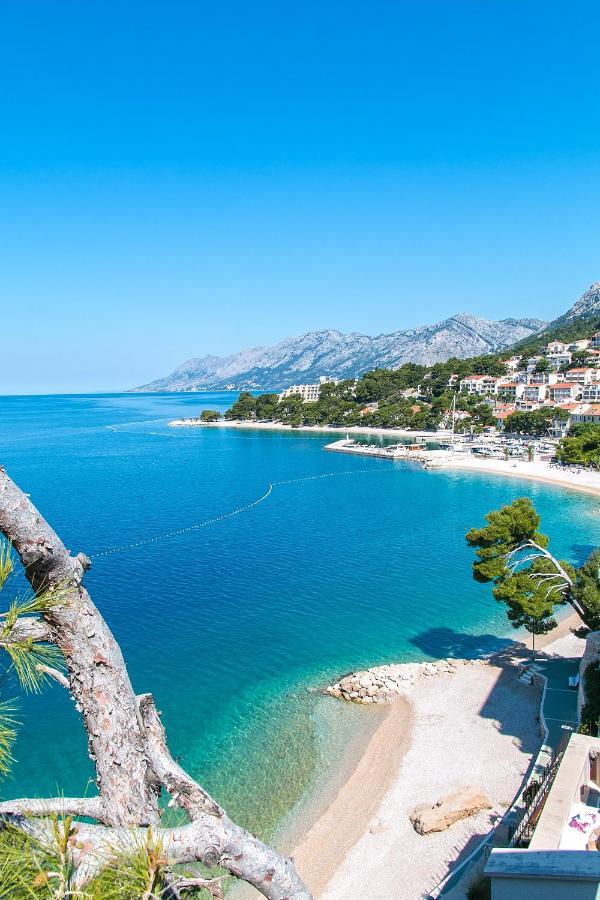 Apartments By The Sea Brela, Makarska - 16950 외부 사진