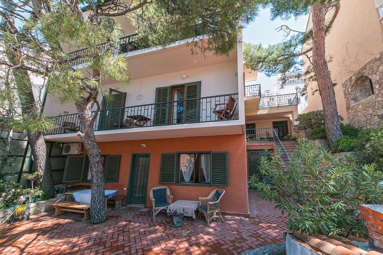 Apartments By The Sea Brela, Makarska - 16950 외부 사진