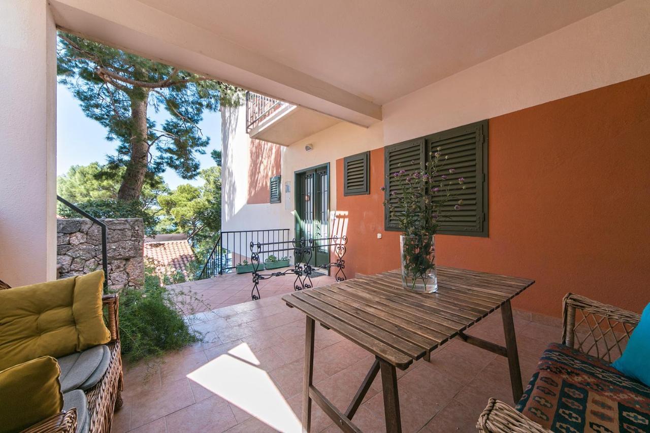 Apartments By The Sea Brela, Makarska - 16950 외부 사진