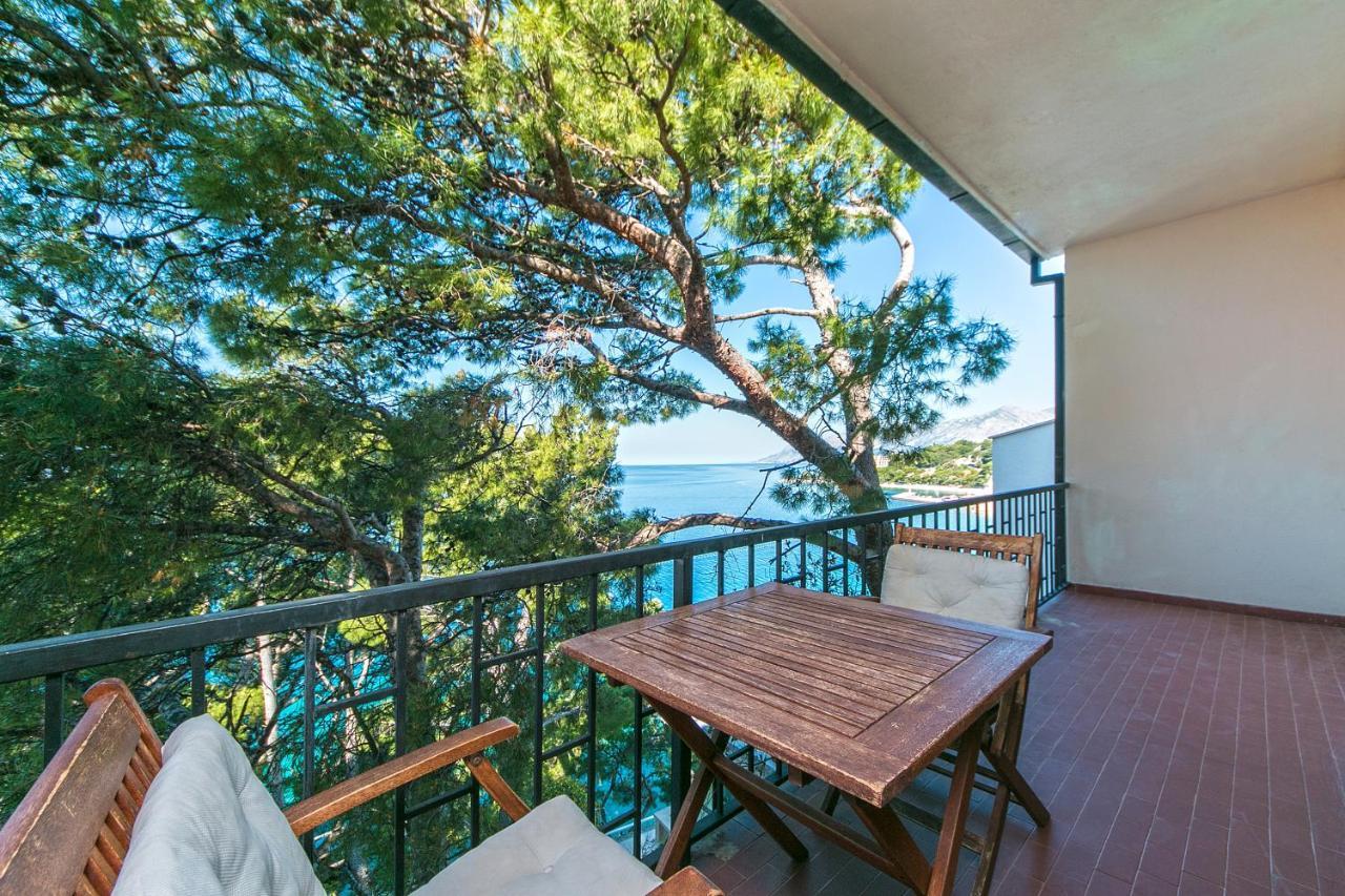 Apartments By The Sea Brela, Makarska - 16950 외부 사진