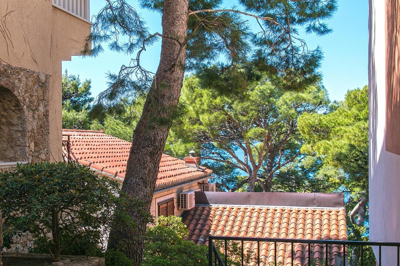 Apartments By The Sea Brela, Makarska - 16950 외부 사진